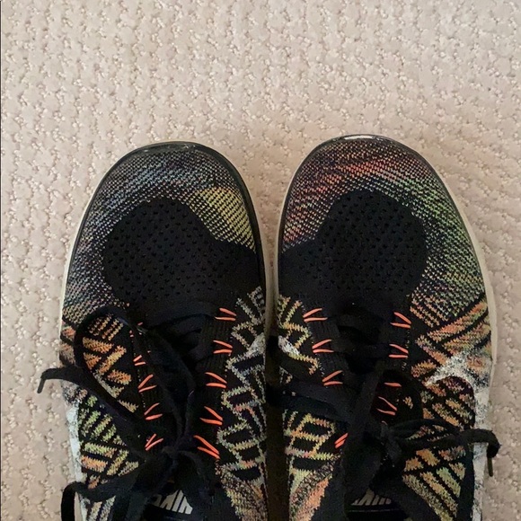 Running shoes - Picture 2 of 2